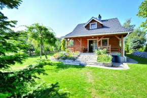 Holiday home by the lake, private garden, Oswino in Oświno